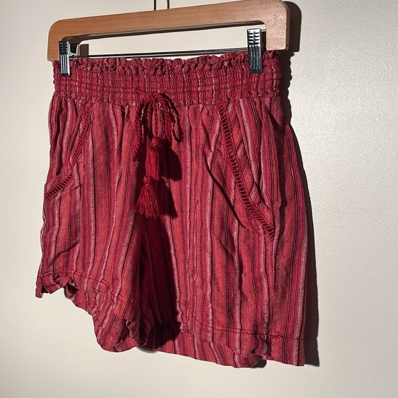 Briggs Linen Blend Striped Shorts - Picture 3 of 7